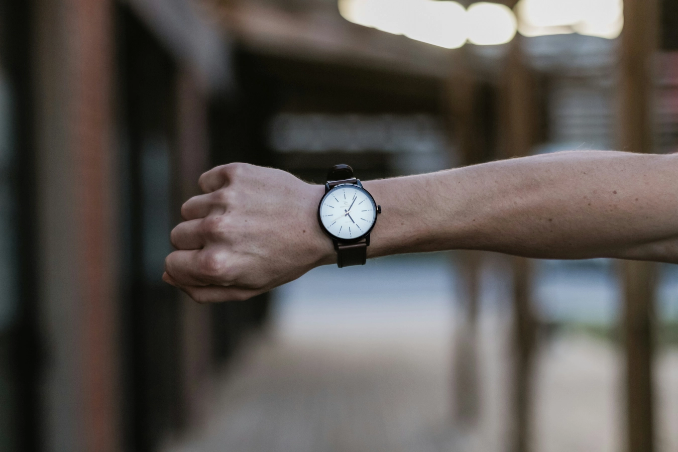 Analog watch style example for men’s casual and smart-casual outfits